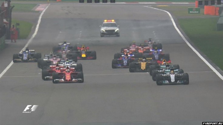 Фото: Хорнер: Мы должны знать, обязан ли гонщик начинать гонку из пределов своей стартовой клетки horner:-mi-dolgni-znat-obyazan-li-gonshchik-nachinat-gonku-iz-predelov-svoey-startovoy-kletki