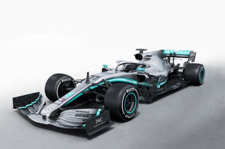 Команда Mercedes представила новую машину W10 и провела обкатку