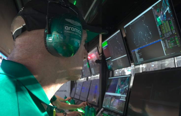 edrian nyui budushchiy rukovoditel aston martin