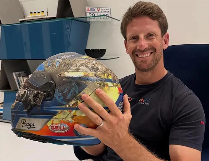 roman-grogan-pokazal-shlem-spasshiy-emu-gizn-v-strashnoy-avarii-2020-goda