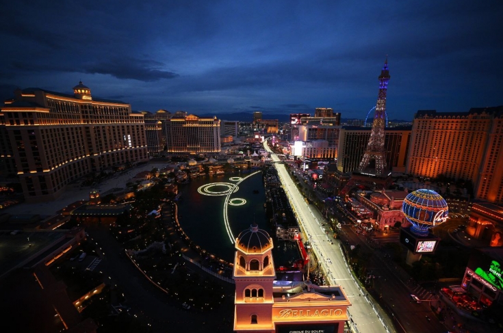 Первая сессия свободных заездов Гран При Лас-Вегаса 2025 pervaya-sessiya-svobodnih-zaezdov-gran-pri-las-vegasa-2025