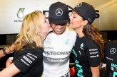 Race winner and World Champion Lewis Hamilton (GBR) Mercedes AMG F1 celebrates with Step Mother Linda Hamilton (GBR) and girlfriend Nicole Scherzinger (USA).