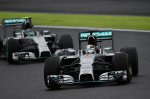 Lewis Hamilton (GBR) Mercedes AMG F1 W05 ahead of Nico Rosberg (GER) Mercedes AMG F1 W05.