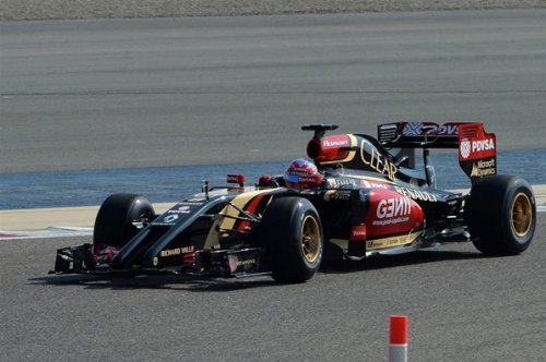 lotus-e22-debyutirovala-na-testah-v-bahreyne