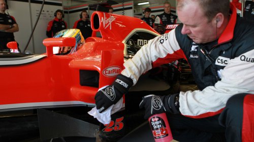 marussia-f1-team-i-carplan-prodlili-partnerstvo