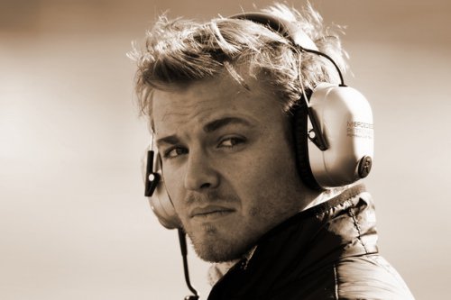 niko-rosberg-schitaet-sebya-silnee-lyuisa-hemiltona