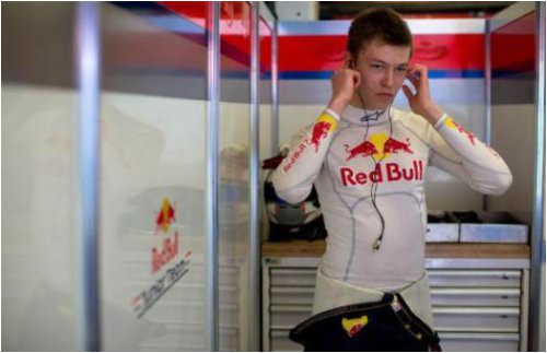 kvyat-neskolko-gonok-uydet-na-adaptatsiyu