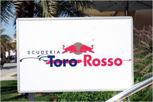 toro-rosso-etot-mesyats-proletit-ochen-bystro