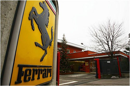 v-ferrari-eksperimentiruyut-so-svechami-zazhiganiya