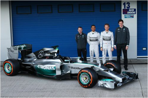 mercedes-prezentovala-svoy-novyy-bolid