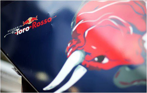 toro-rosso-soobshchila-grafik-raboty-gonshchikov-na-testovyh-zaezdah-v-bahreyne