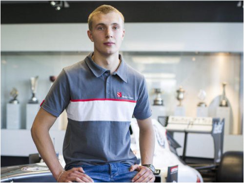 v-aprele-sergey-sirotkin-poluchit-superlitsenziyu