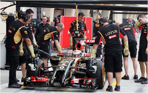 u-lotus-v-ocherednoy-raz-voznikli-problemy-s-dvigatelem