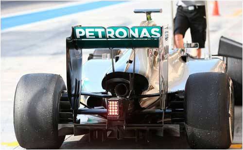 na-testah-v-barselone-mercedes-ispytaet-megafon