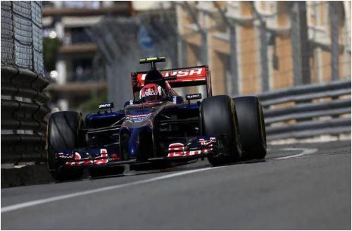 na-bolidy-gonshchikov-red-bull-i-kvyata-ustanovili-novye-motory