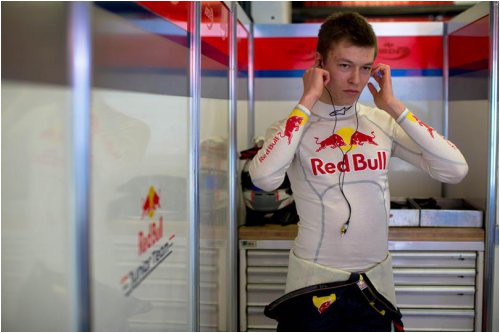 kvyat-rasschityvaet-na-ochki-v-silverstoune
