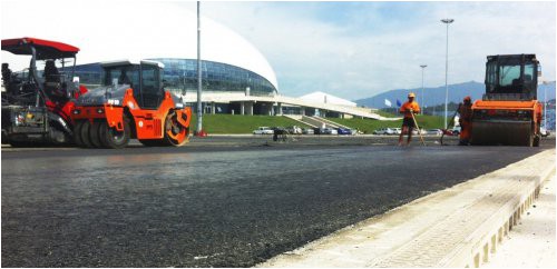 na-sochinskom-avtodrome-ulozhili-posledniy-sloy-asfalta