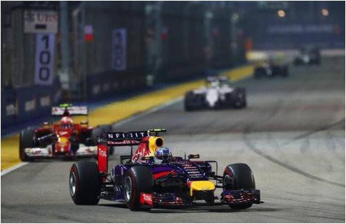 gonochnyy-inzhener-red-bull-ispolzoval-kodirovannye-soobshcheniya-vo-vremya-radioobmena