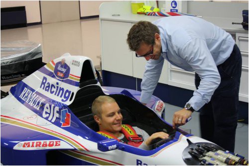 bottas-proehal-neskolko-krugov-v-kokpite-williams-fw18