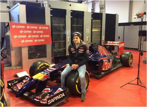 karlos-sayns-pobyval-na-baze-komandy-toro-rosso