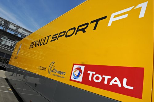 v-renault-rasschityvayut-na-treh-klientov