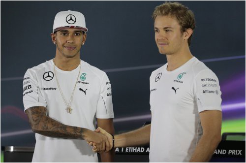 volff-schitaet-chto-borba-rosberga-i-hemiltona-idet-na-polzu-mercedes