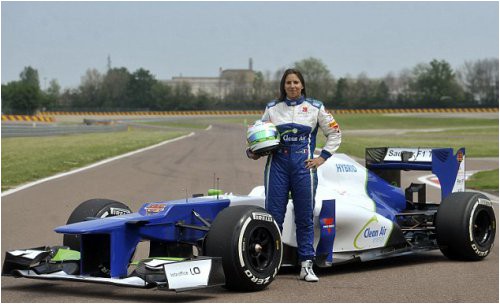 simona-de-silvestro-nadeetsya-chto-ona-smozhet-popast-v-formulu-1