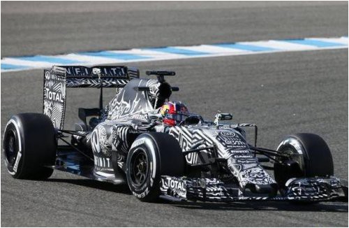 kvyat-nevozmozhno-odnim-hlopkom-ruk-sokratit-otstavanie-ot-mercedes