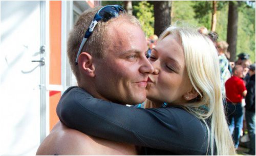 bottas-sdelal-svoey-devushke-predlozhenie-ruki-i-serdtsa