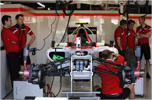 styuardy-ne-stali-nakazyvat-manor-f1-team