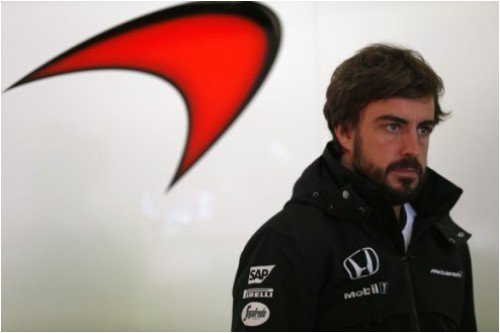 prichina-avarii-alonso-problemy-s-rulevym-upravleniem