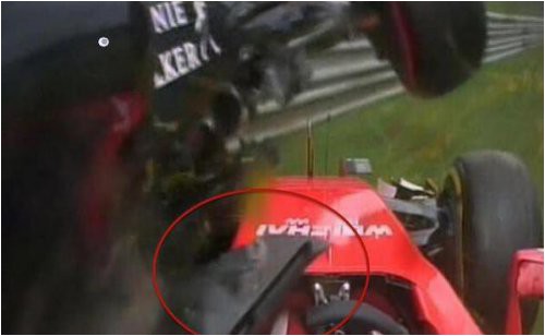 rosberg-schitaet-chto-nuzhno-reshit-problemu-s-bezopasnostyu-pilota-v-kokpite