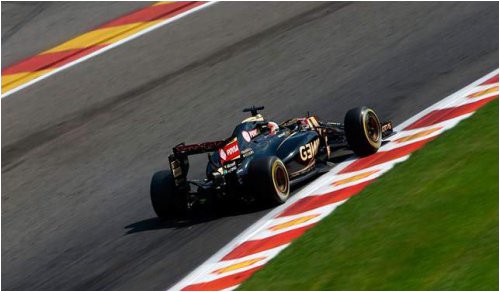 pered-gonkoy-v-belgii-inzhenery-mercedes-poprosili-lotus-ogranichit-rabotu-motorov