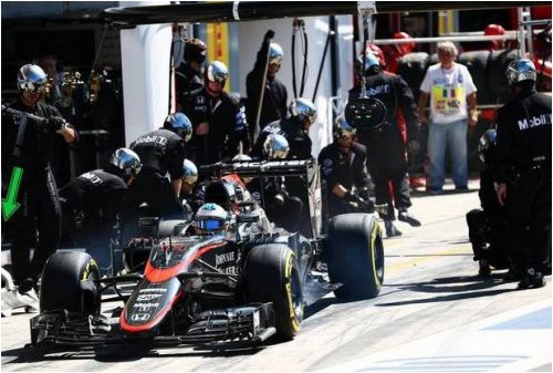 alonso-v-kontse-gonki-motor-honda-nachal-teryat-moshchnost