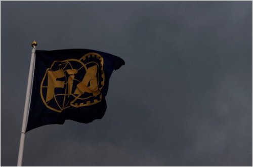 fia-razrabatyvaet-reshenie-kotoroe-ogranichit-vyezd-pilota-za-predely-trassy