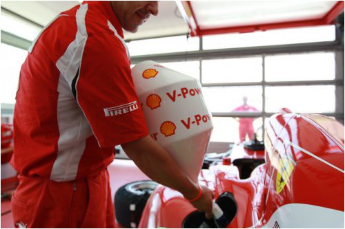 v-etom-godu-za-schet-topliva-shell-ferrari-otygrala-polsekundy