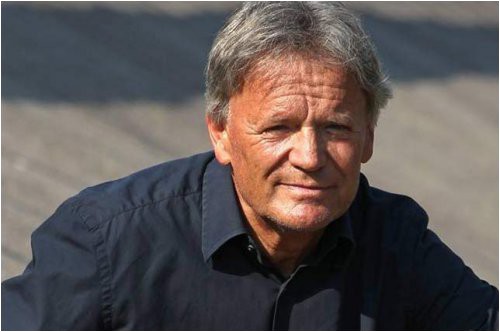 zurer:-seychas-piloti-ogragdeni-ot-gurnalistov