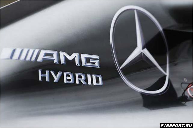 v-mercedes-znayut-kak-uvelichit-moshchnost-dvigateley-sopernikov-na-20-loshadinyh-sil