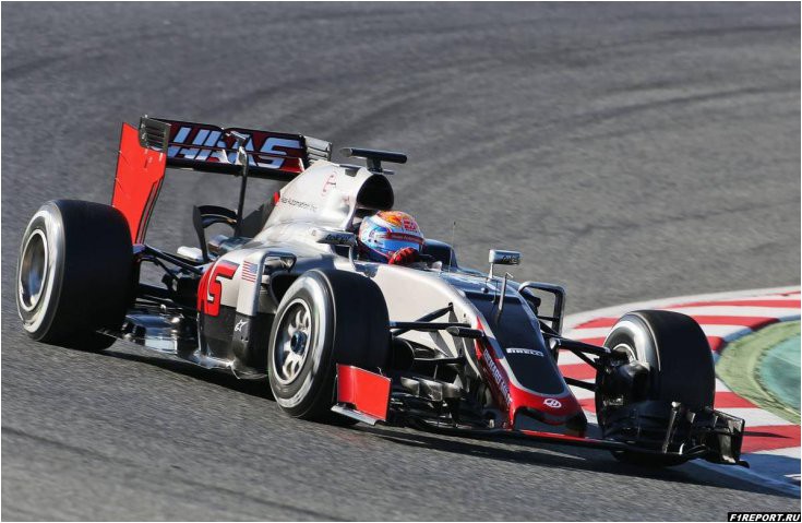 v-ispanii-na-bolidy-haas-ustanovyat-obnovlennye-motory-ferrari