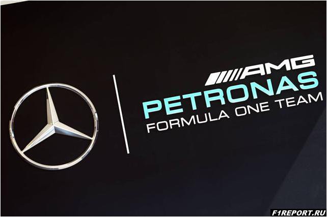 na-testy-v-velikobritaniyu-mercedes-privezet-dva-bolida