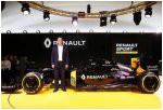  raskraska bolida renault izmenitsya