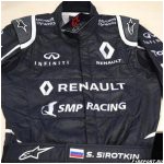  sirotkin primeryal gonochnyy kombinezon renault