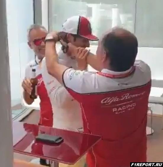 После финиша гонки в Австрии руководитель Alfa Romeo насильно постриг Джовинацци
