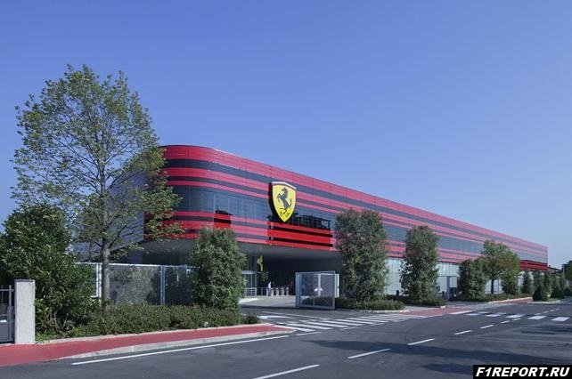 sotrudniki-ferrari-rabotayut-v-tri-smeny