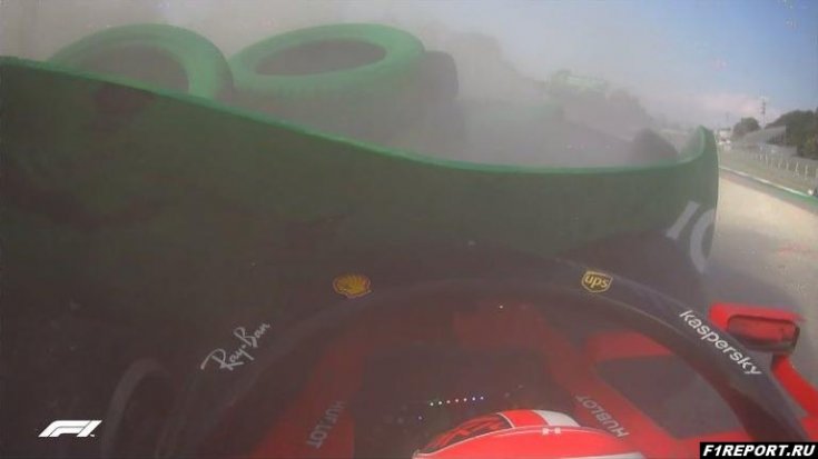 Фото: Авария Леклера в гонке в Монце