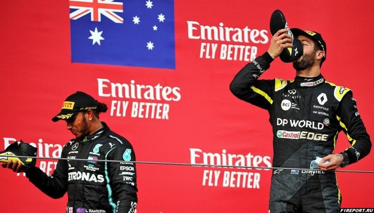 Фото: Хэмилтон больше не будет пить шампанское из ботинка Риккардо