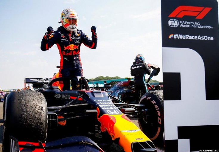 Пилоты Формулы 1 признали Ферстаппена лучшим гонщиком 2021-го года