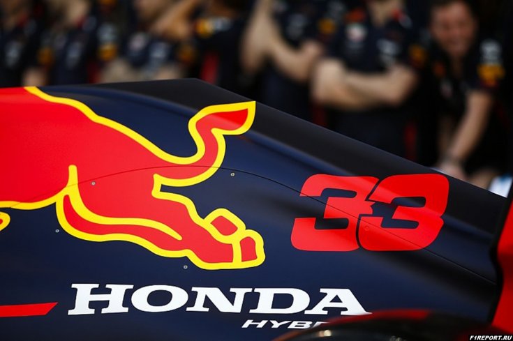 В Honda уверены, что в этом году Red Bull вновь сможет бороться за оба титула