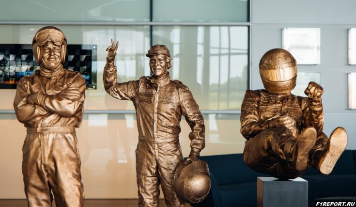 Команда McLaren увековечила память о Ники Лауде