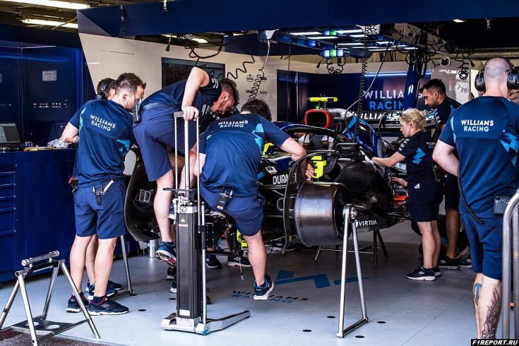 FIA оштрафовала Williams за просроченный отчёт